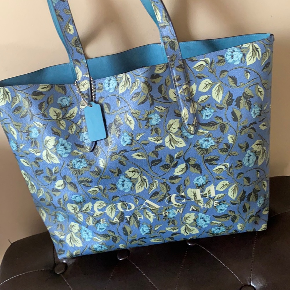 🎉🎉🎉Coach Tote - New